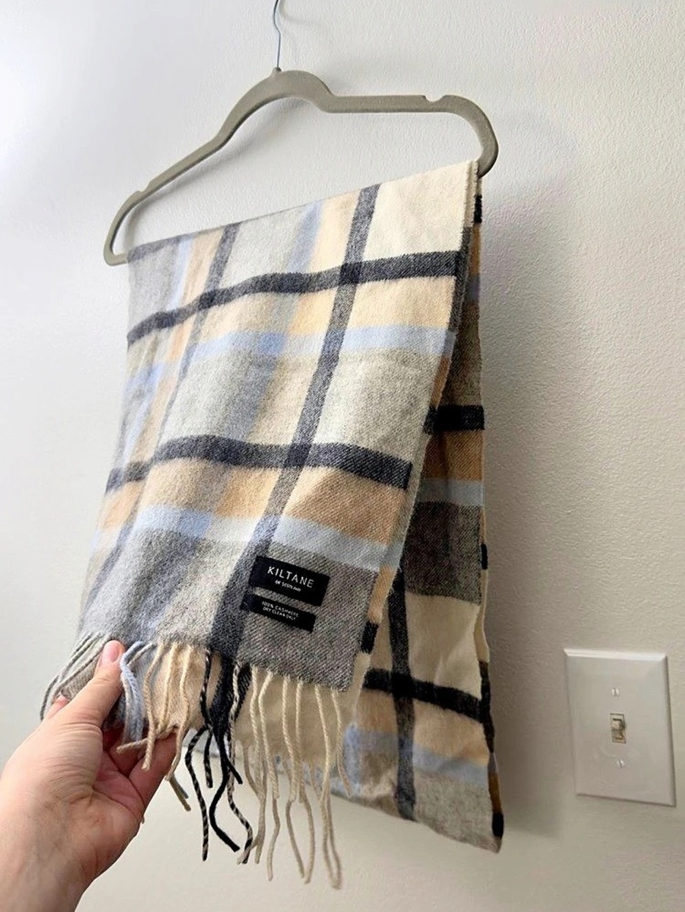 Kiltane 100% Cashmere Scarf Men’s Plaid Tartan Beige Gray Blue Fringe